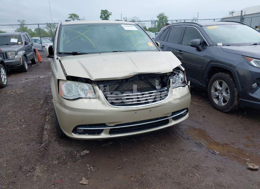 Photo 6 of 2011 Chrysler Town & COUNTRY TOURING-L (VIN 2A4RR8DG6BR677303)