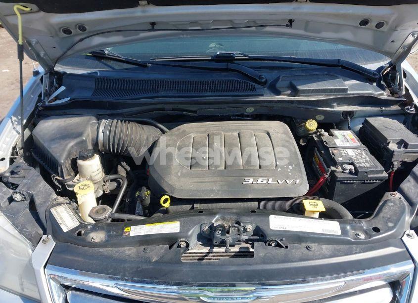 Photo 10 of 2011 Chrysler Town & COUNTRY TOURING-L (VIN 2A4RR8DG6BR682131)