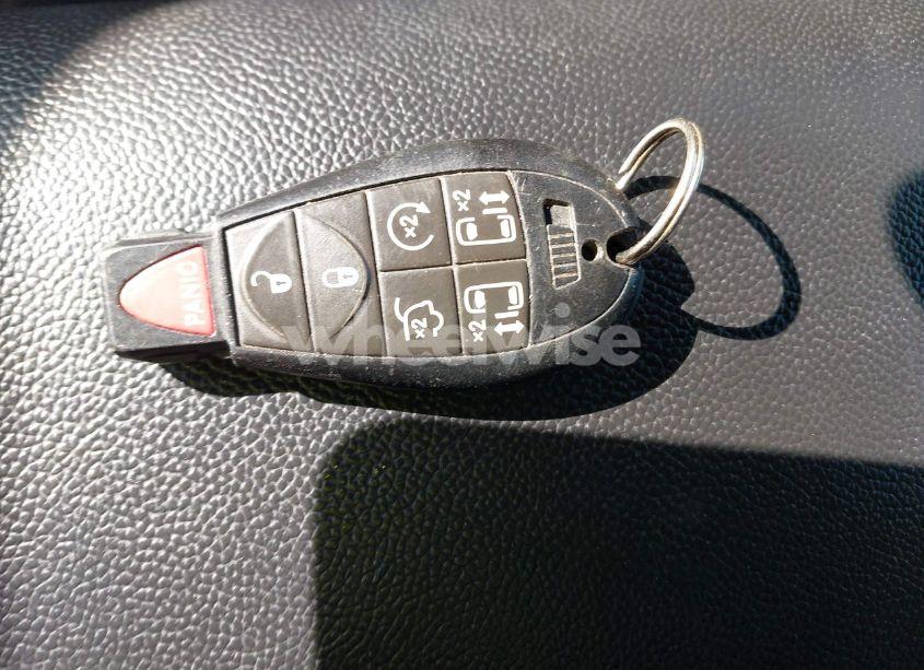 Photo 11 of 2011 Chrysler Town & COUNTRY TOURING-L (VIN 2A4RR8DG6BR682131)