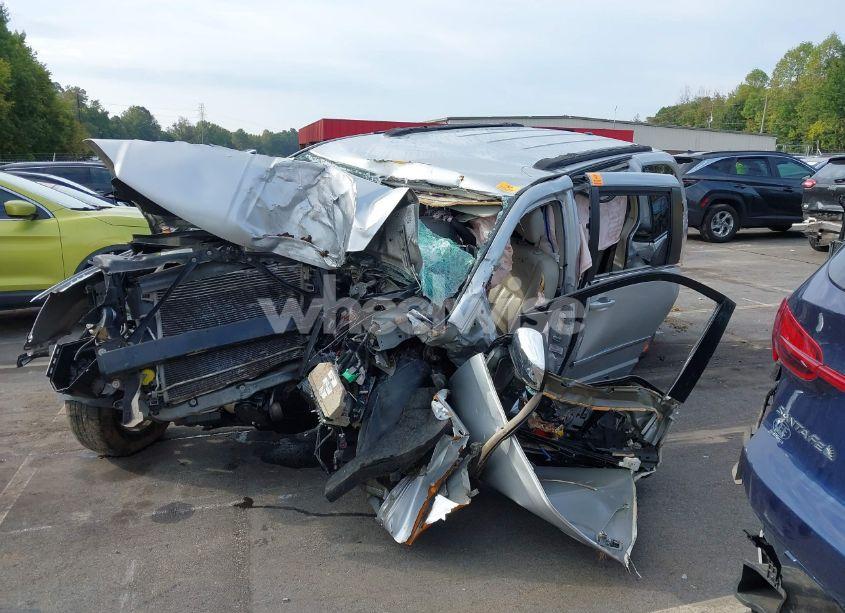 Photo 2 of 2011 Chrysler Town & COUNTRY TOURING-L (VIN 2A4RR8DG6BR716732)