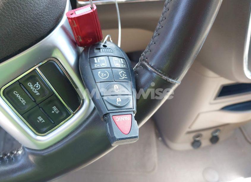 Photo 11 of 2011 Chrysler Town & COUNTRY TOURING-L (VIN 2A4RR8DG6BR781922)