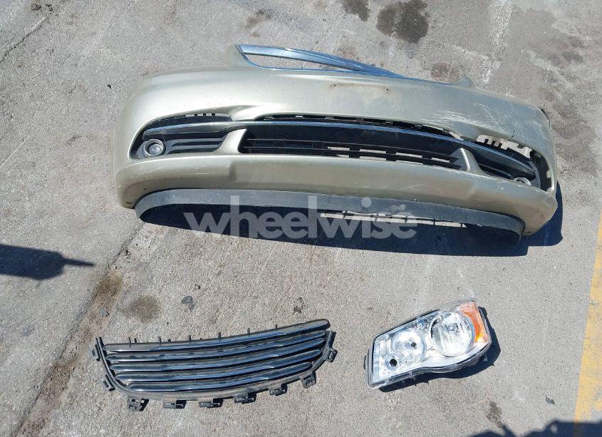 Photo 12 of 2011 Chrysler Town & COUNTRY TOURING-L (VIN 2A4RR8DG6BR781922)