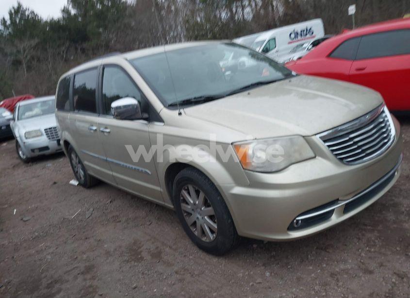 2011 Chrysler Town & COUNTRY TOURING-L (VIN 2A4RR8DG6BR797747) main photo