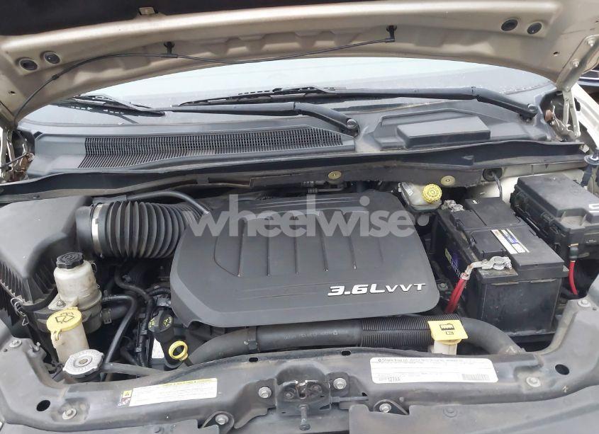 Photo 10 of 2011 Chrysler Town & COUNTRY TOURING-L (VIN 2A4RR8DG6BR797747)