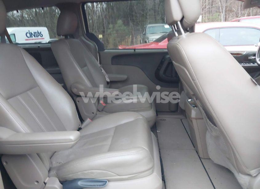 Photo 8 of 2011 Chrysler Town & COUNTRY TOURING-L (VIN 2A4RR8DG6BR797747)