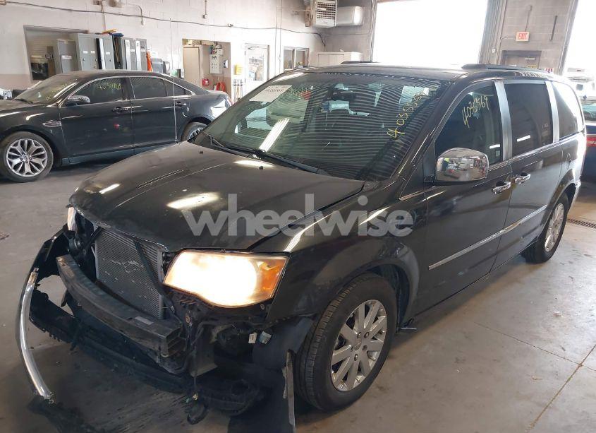 Photo 2 of 2011 Chrysler Town & COUNTRY TOURING-L (VIN 2A4RR8DG6BR798395)