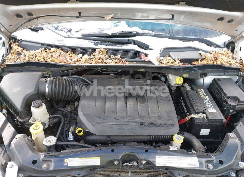 Photo 10 of 2011 Chrysler Town & COUNTRY TOURING-L (VIN 2A4RR8DG7BR612931)