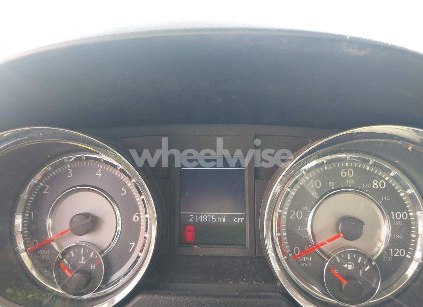 Photo 7 of 2011 Chrysler Town & COUNTRY TOURING-L (VIN 2A4RR8DG7BR655505)