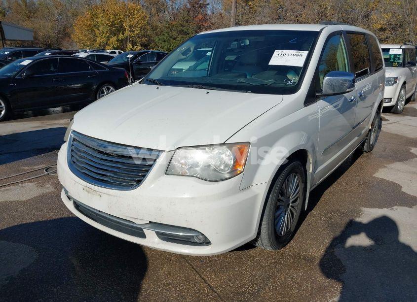 Photo 2 of 2011 Chrysler Town & COUNTRY TOURING-L (VIN 2A4RR8DG7BR759864)