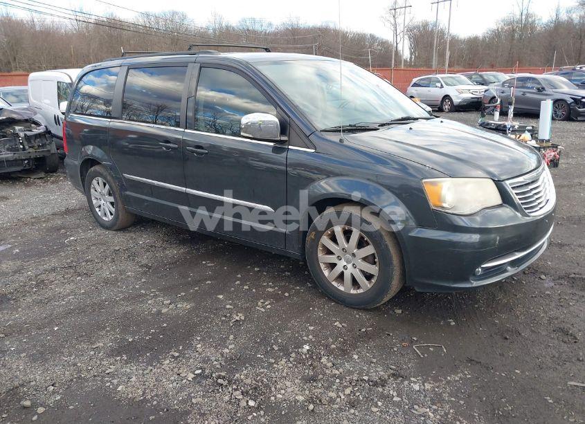 2011 Chrysler Town & COUNTRY TOURING-L (VIN 2A4RR8DG7BR784425) main photo