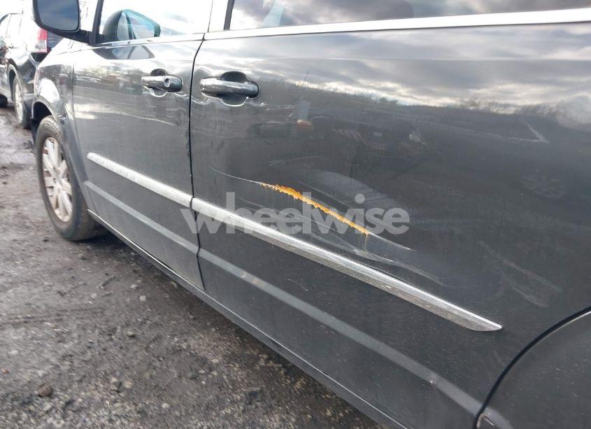 Photo 12 of 2011 Chrysler Town & COUNTRY TOURING-L (VIN 2A4RR8DG7BR784425)