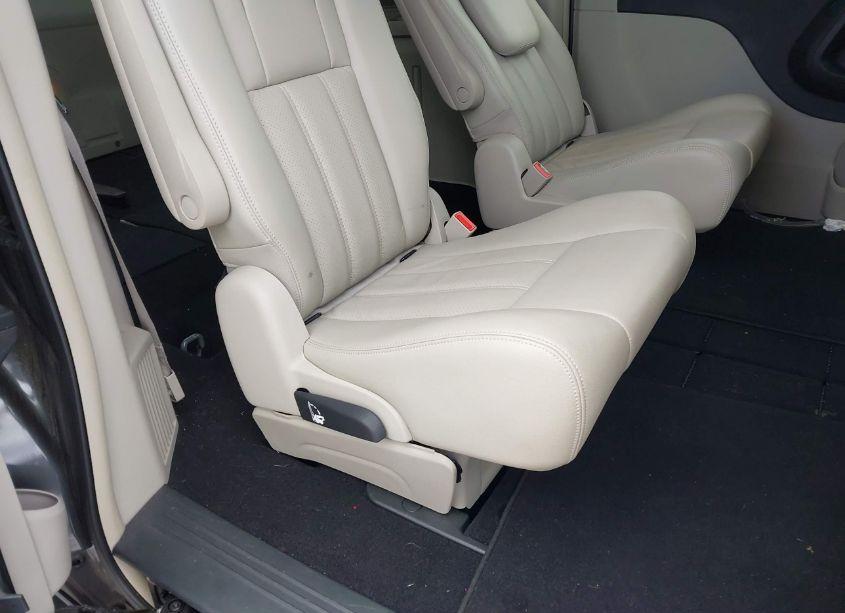 Photo 8 of 2011 Chrysler Town & COUNTRY TOURING-L (VIN 2A4RR8DG7BR798132)