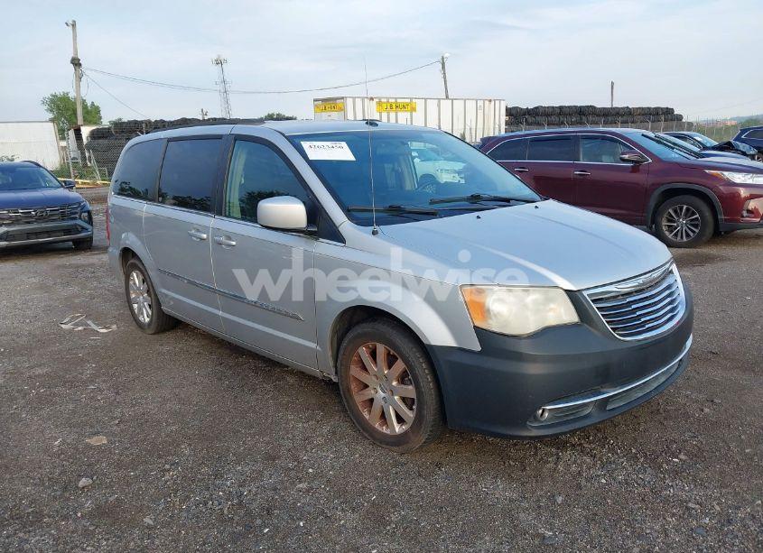 2011 Chrysler Town & COUNTRY TOURING-L (VIN 2A4RR8DG8BR605163) main photo