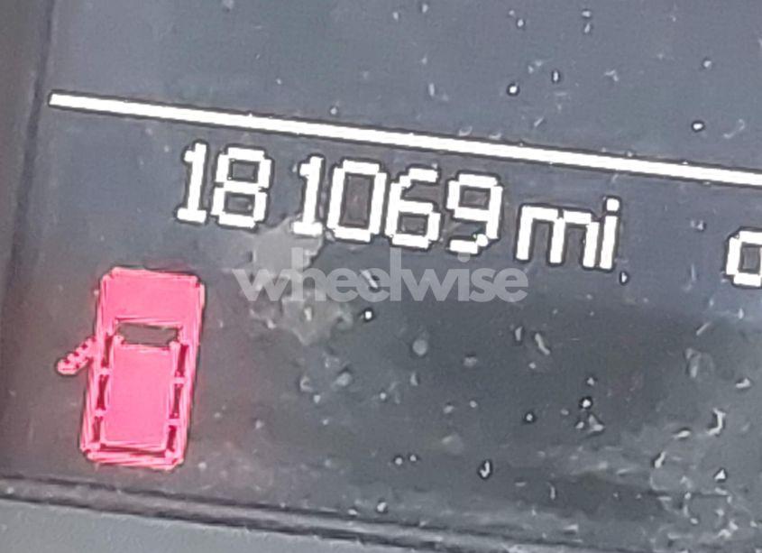 Photo 12 of 2011 Chrysler Town & COUNTRY TOURING-L (VIN 2A4RR8DG8BR605163)