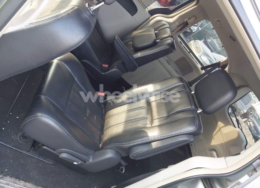 Photo 15 of 2011 Chrysler Town & COUNTRY TOURING-L (VIN 2A4RR8DG8BR605163)