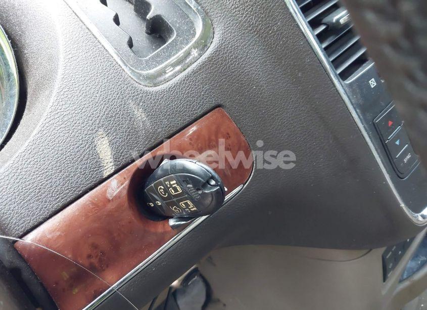 Photo 11 of 2011 Chrysler Town & COUNTRY TOURING-L (VIN 2A4RR8DG8BR645498)