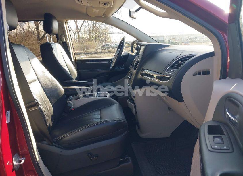 Photo 8 of 2011 Chrysler Town & COUNTRY TOURING-L (VIN 2A4RR8DG8BR665797)