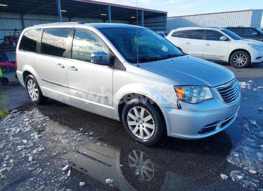 2011 Chrysler Town & COUNTRY TOURING-L (VIN 2A4RR8DG8BR746475) main photo