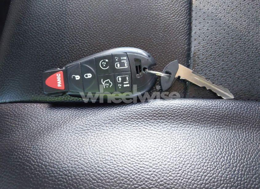 Photo 11 of 2011 Chrysler Town & COUNTRY TOURING-L (VIN 2A4RR8DG8BR746475)