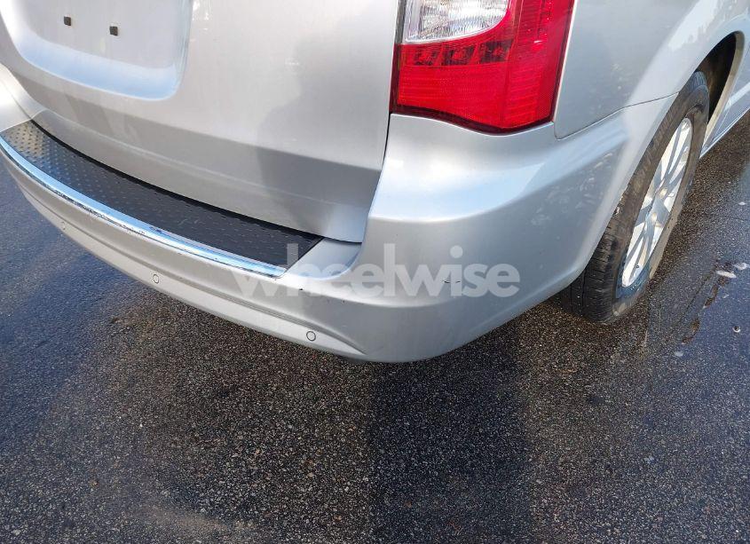 Photo 13 of 2011 Chrysler Town & COUNTRY TOURING-L (VIN 2A4RR8DG8BR746475)