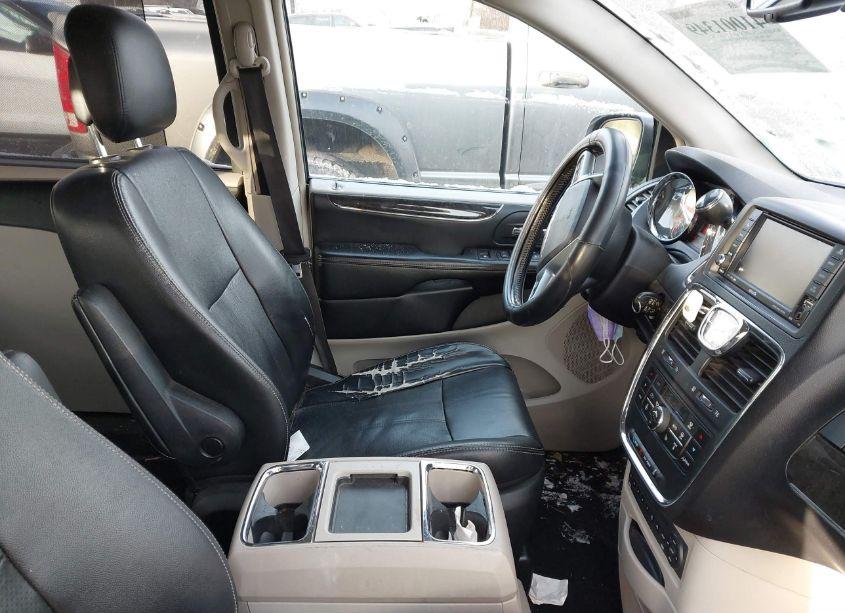 Photo 5 of 2011 Chrysler Town & COUNTRY TOURING-L (VIN 2A4RR8DG8BR759288)