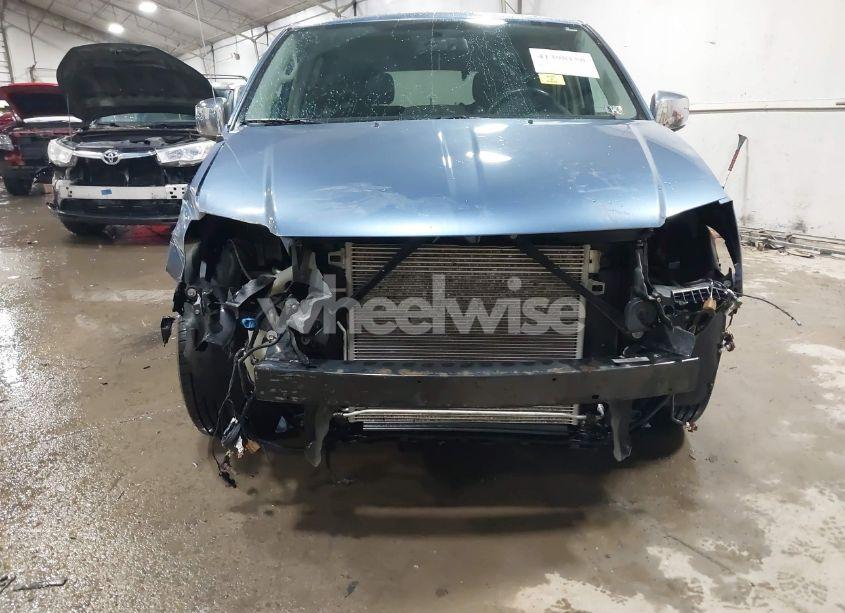 Photo 6 of 2011 Chrysler Town & COUNTRY TOURING-L (VIN 2A4RR8DG8BR779931)