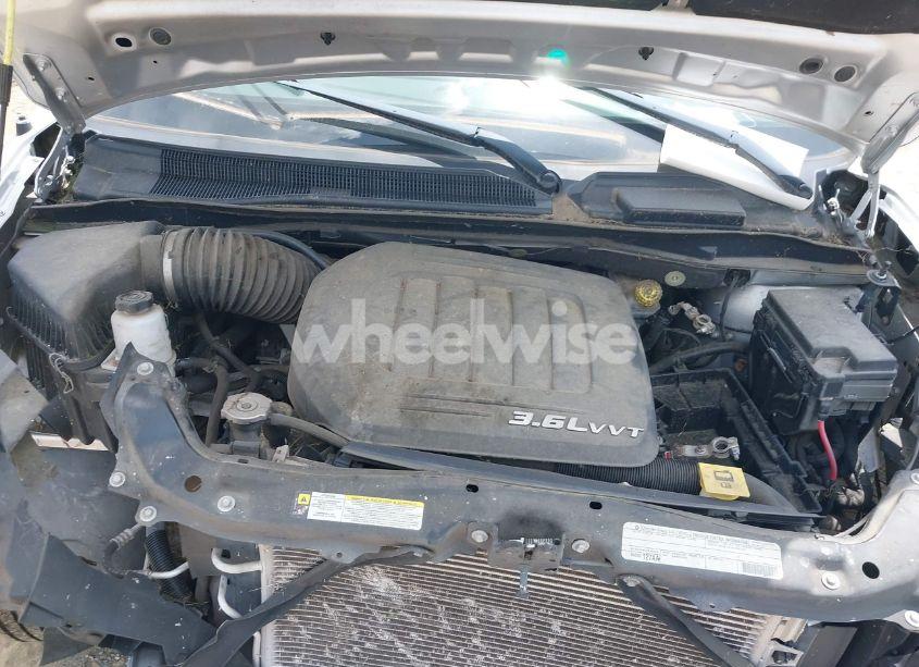 Photo 10 of 2011 Chrysler Town & COUNTRY TOURING-L (VIN 2A4RR8DG9BR655859)