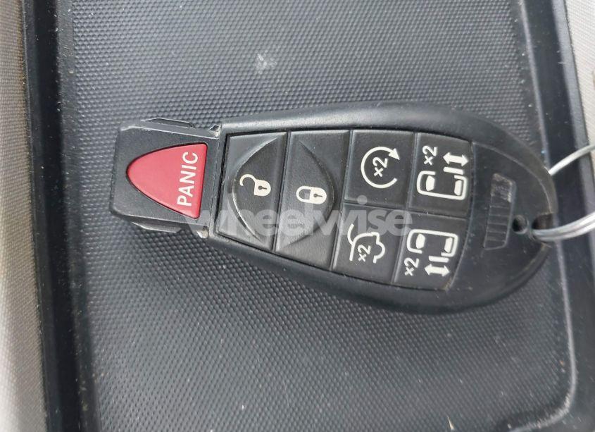 Photo 11 of 2011 Chrysler Town & COUNTRY TOURING-L (VIN 2A4RR8DG9BR655859)