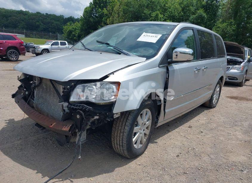 Photo 2 of 2011 Chrysler Town & COUNTRY TOURING-L (VIN 2A4RR8DG9BR655859)
