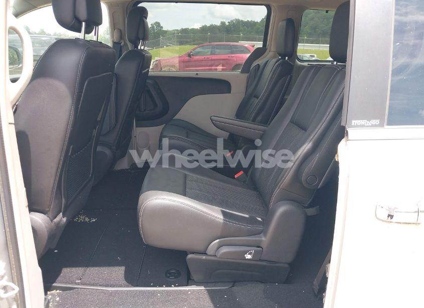 Photo 8 of 2011 Chrysler Town & COUNTRY TOURING-L (VIN 2A4RR8DG9BR655859)