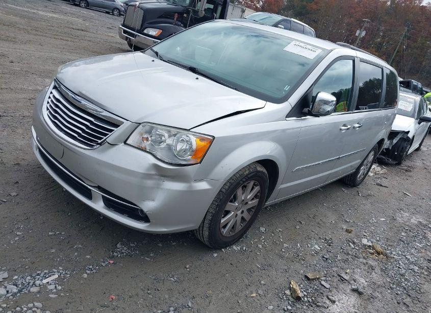 Photo 2 of 2011 Chrysler Town & COUNTRY TOURING-L (VIN 2A4RR8DG9BR712643)