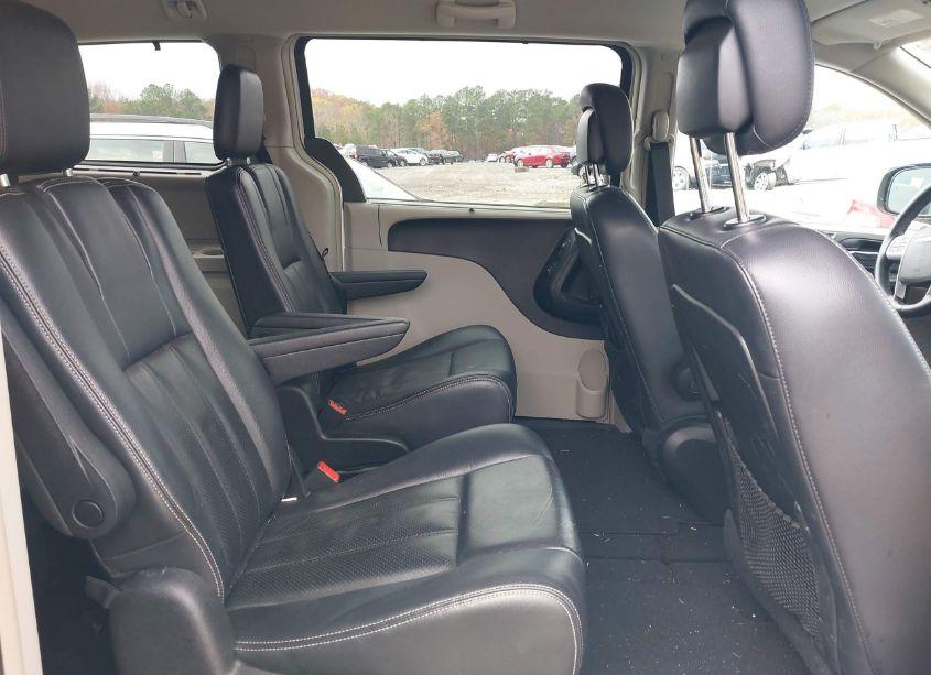 Photo 8 of 2011 Chrysler Town & COUNTRY TOURING-L (VIN 2A4RR8DG9BR712643)