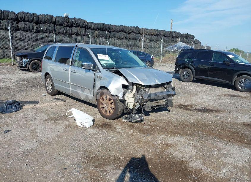 2011 Chrysler Town & COUNTRY TOURING-L (VIN 2A4RR8DG9BR758523) main photo