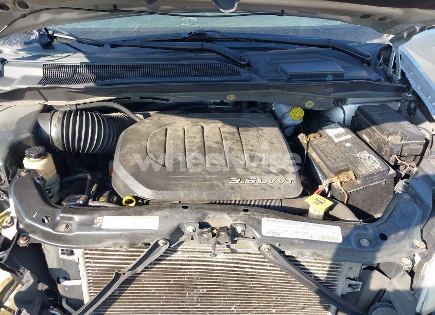 Photo 10 of 2011 Chrysler Town & COUNTRY TOURING-L (VIN 2A4RR8DG9BR758523)