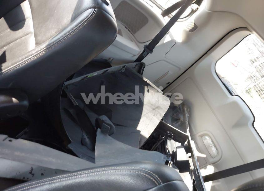 Photo 12 of 2011 Chrysler Town & COUNTRY TOURING-L (VIN 2A4RR8DG9BR758523)