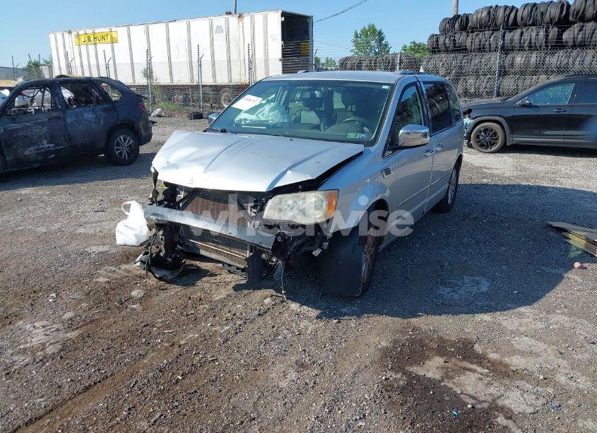 Photo 2 of 2011 Chrysler Town & COUNTRY TOURING-L (VIN 2A4RR8DG9BR758523)