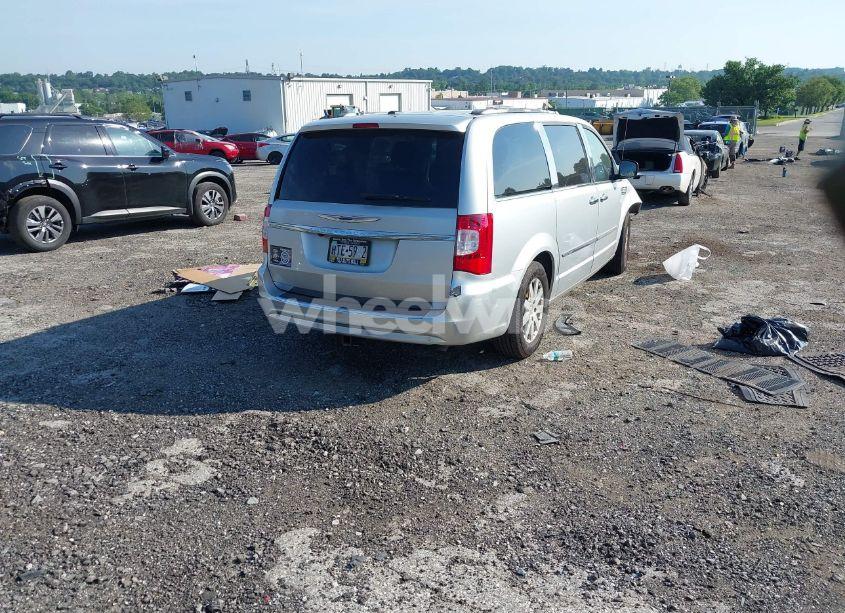 Photo 4 of 2011 Chrysler Town & COUNTRY TOURING-L (VIN 2A4RR8DG9BR758523)