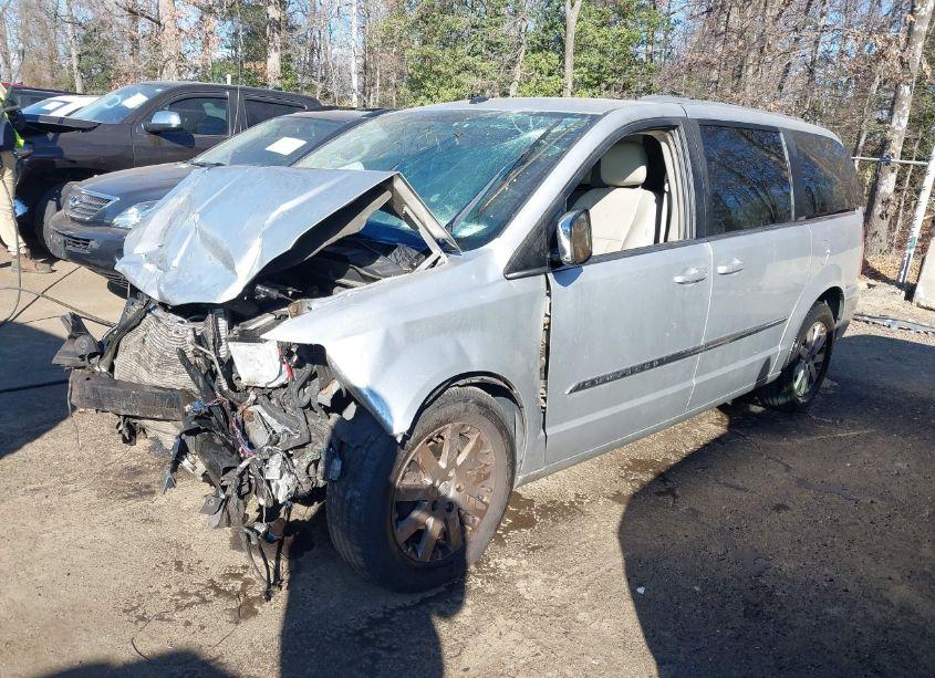 Photo 2 of 2011 Chrysler Town & COUNTRY TOURING-L (VIN 2A4RR8DG9BR758540)
