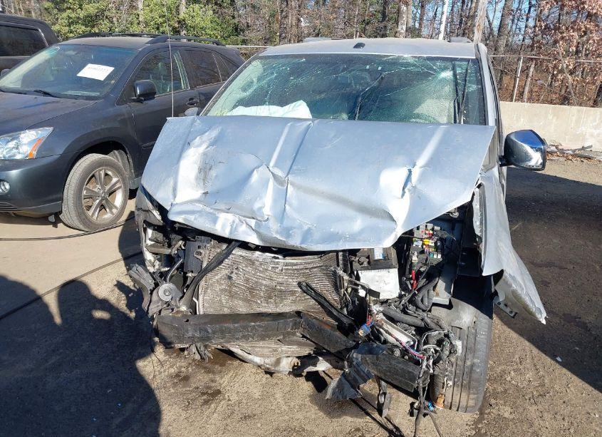 Photo 6 of 2011 Chrysler Town & COUNTRY TOURING-L (VIN 2A4RR8DG9BR758540)