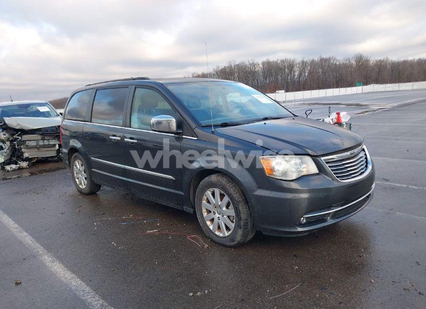 2011 Chrysler Town & COUNTRY TOURING-L (VIN 2A4RR8DG9BR783468) main photo
