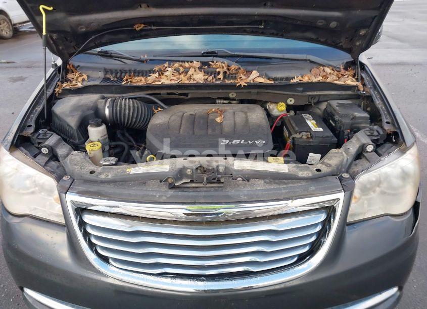 Photo 10 of 2011 Chrysler Town & COUNTRY TOURING-L (VIN 2A4RR8DG9BR783468)