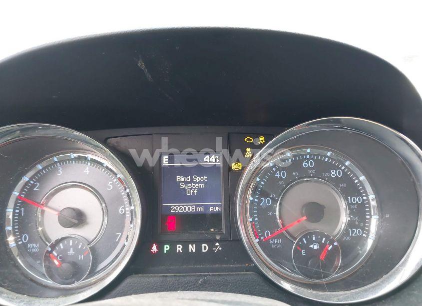 Photo 7 of 2011 Chrysler Town & COUNTRY TOURING-L (VIN 2A4RR8DG9BR783468)