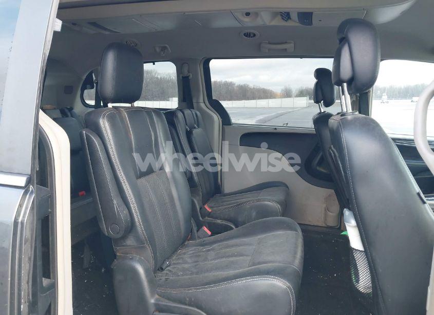 Photo 8 of 2011 Chrysler Town & COUNTRY TOURING-L (VIN 2A4RR8DG9BR783468)