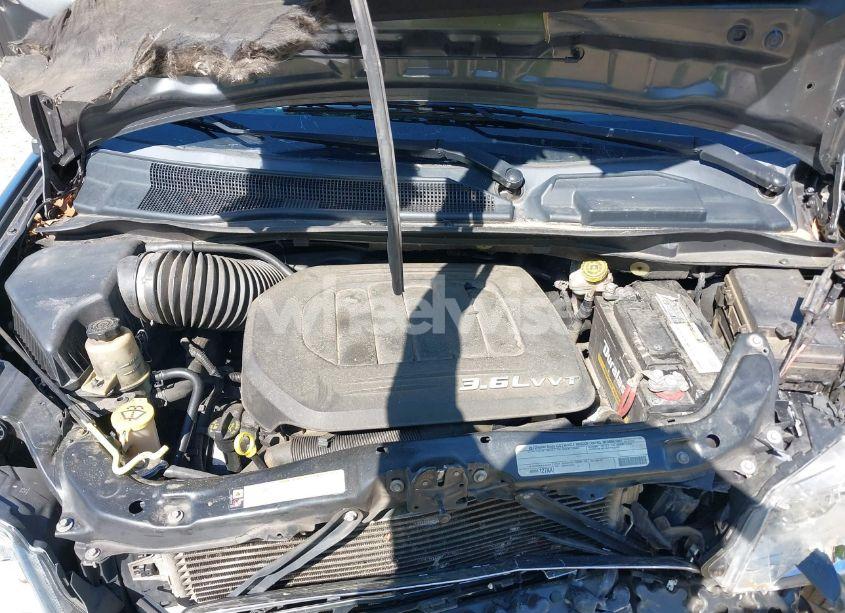 Photo 10 of 2011 Chrysler Town & COUNTRY TOURING-L (VIN 2A4RR8DGXBR612681)