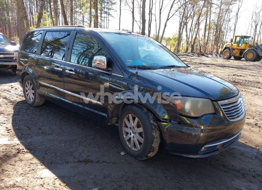2011 Chrysler Town & COUNTRY TOURING-L (VIN 2A4RR8DGXBR704065) main photo