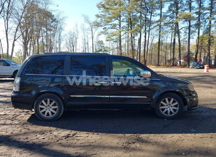 Photo 13 of 2011 Chrysler Town & COUNTRY TOURING-L (VIN 2A4RR8DGXBR704065)