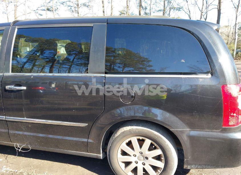 Photo 18 of 2011 Chrysler Town & COUNTRY TOURING-L (VIN 2A4RR8DGXBR704065)