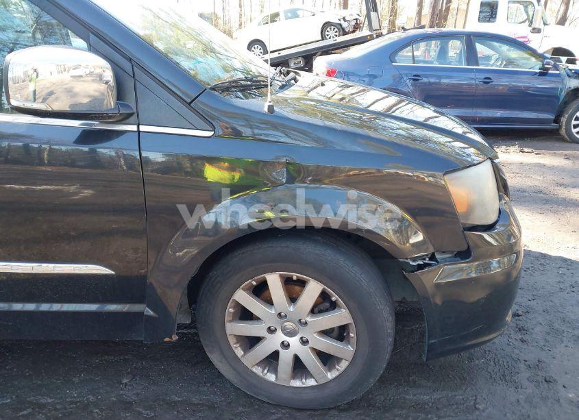 Photo 21 of 2011 Chrysler Town & COUNTRY TOURING-L (VIN 2A4RR8DGXBR704065)