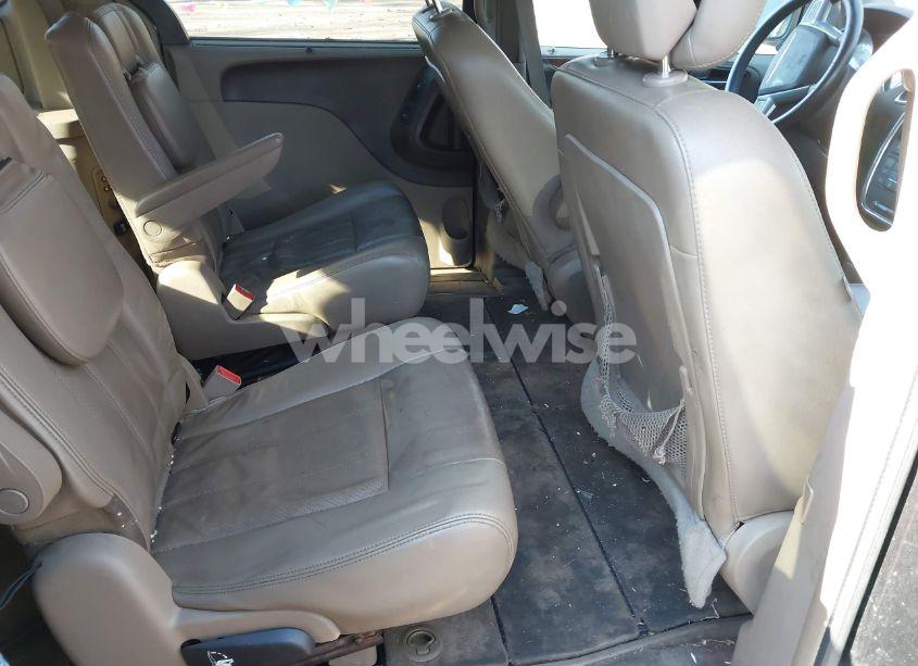 Photo 8 of 2011 Chrysler Town & COUNTRY TOURING-L (VIN 2A4RR8DGXBR704065)