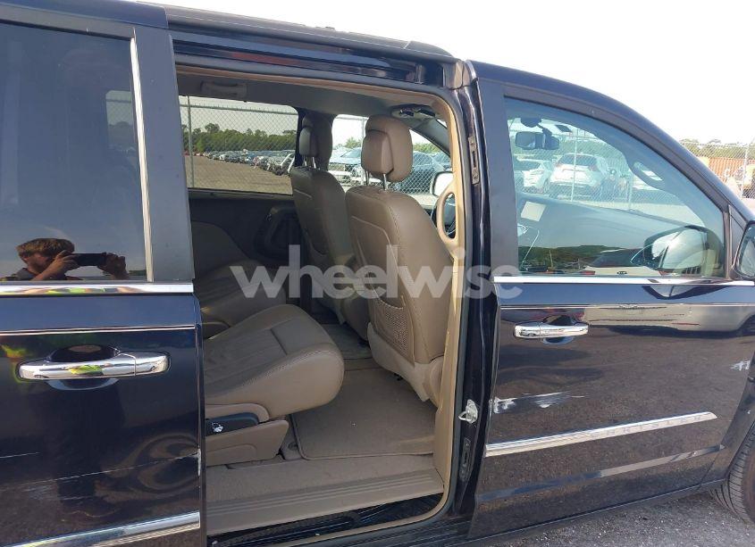 Photo 8 of 2011 Chrysler Town & COUNTRY TOURING-L (VIN 2A4RR8DGXBR749376)